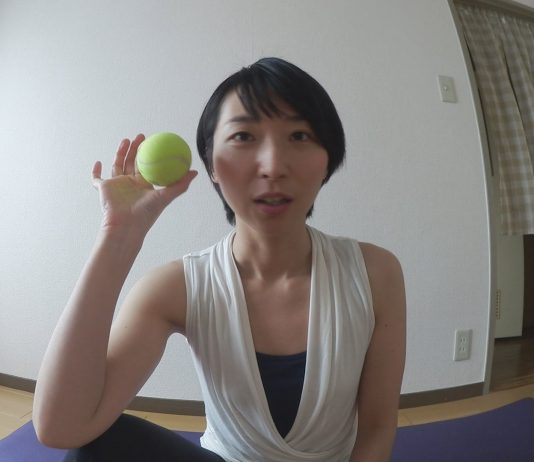 テニスボールでお尻をほぐす??話題の筋膜リリースにチャレンジ^^
